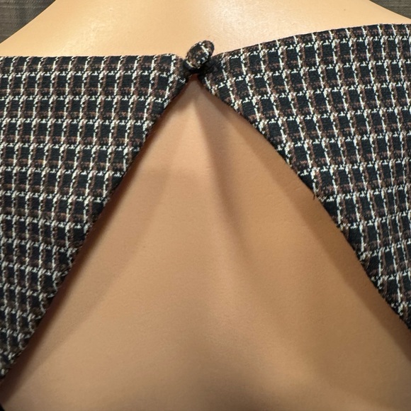 HOUSE OF HARLOW Sexy Back Cut Out Long Sleeve Crop Top NWT Medium - Picture 9 of 16